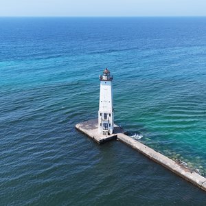 Frankfort Peir 2