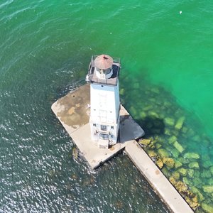 Frankfort Peir 3