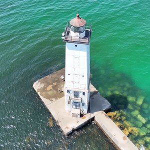 Frankfort Peir 4