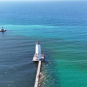 Frankfort Peir 5